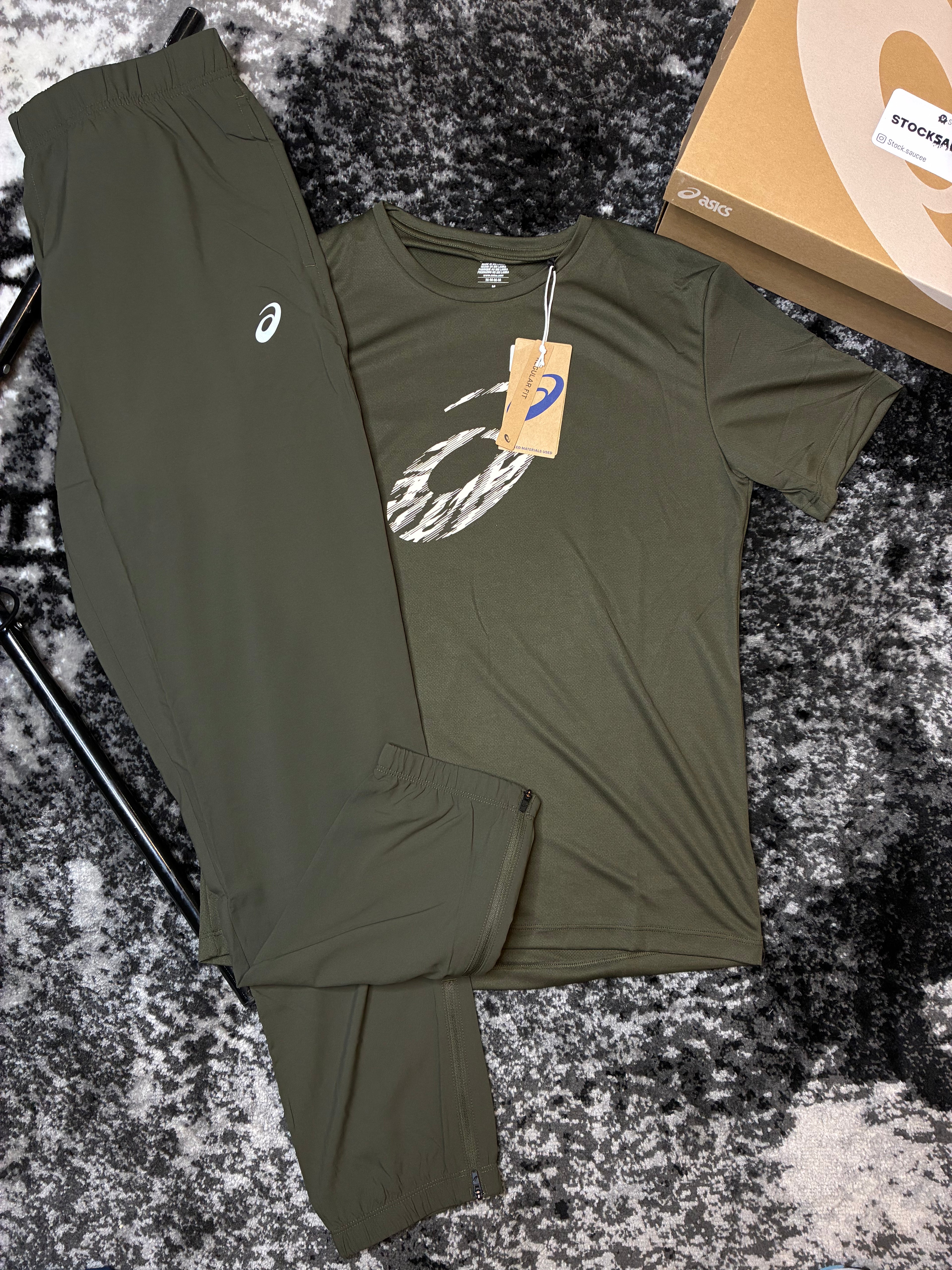 ASICS khaki top set