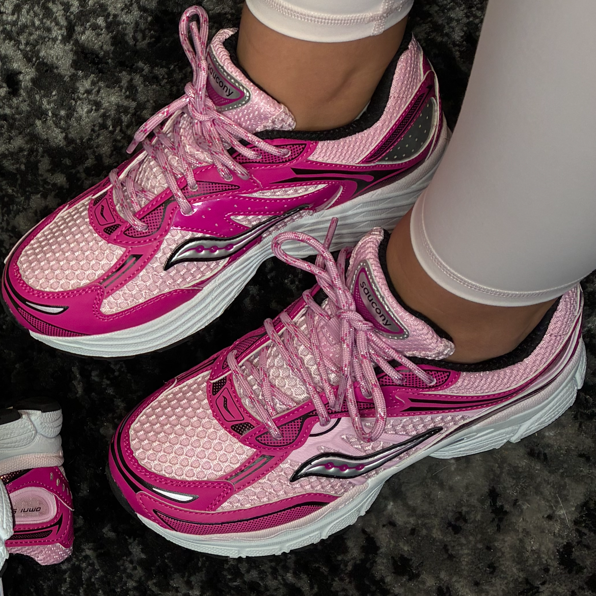 WOMANS SAUCONYS PINK