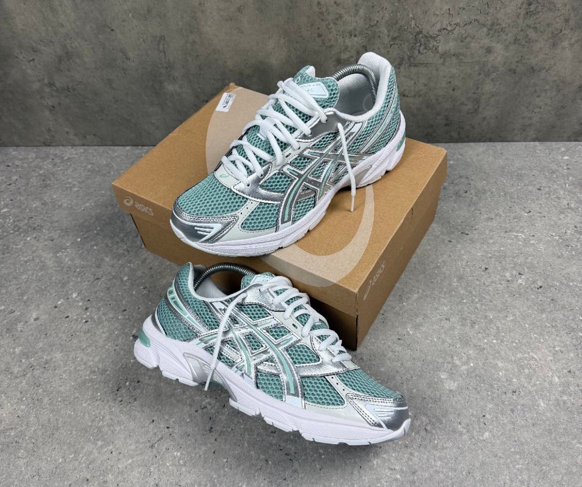ASICS gels