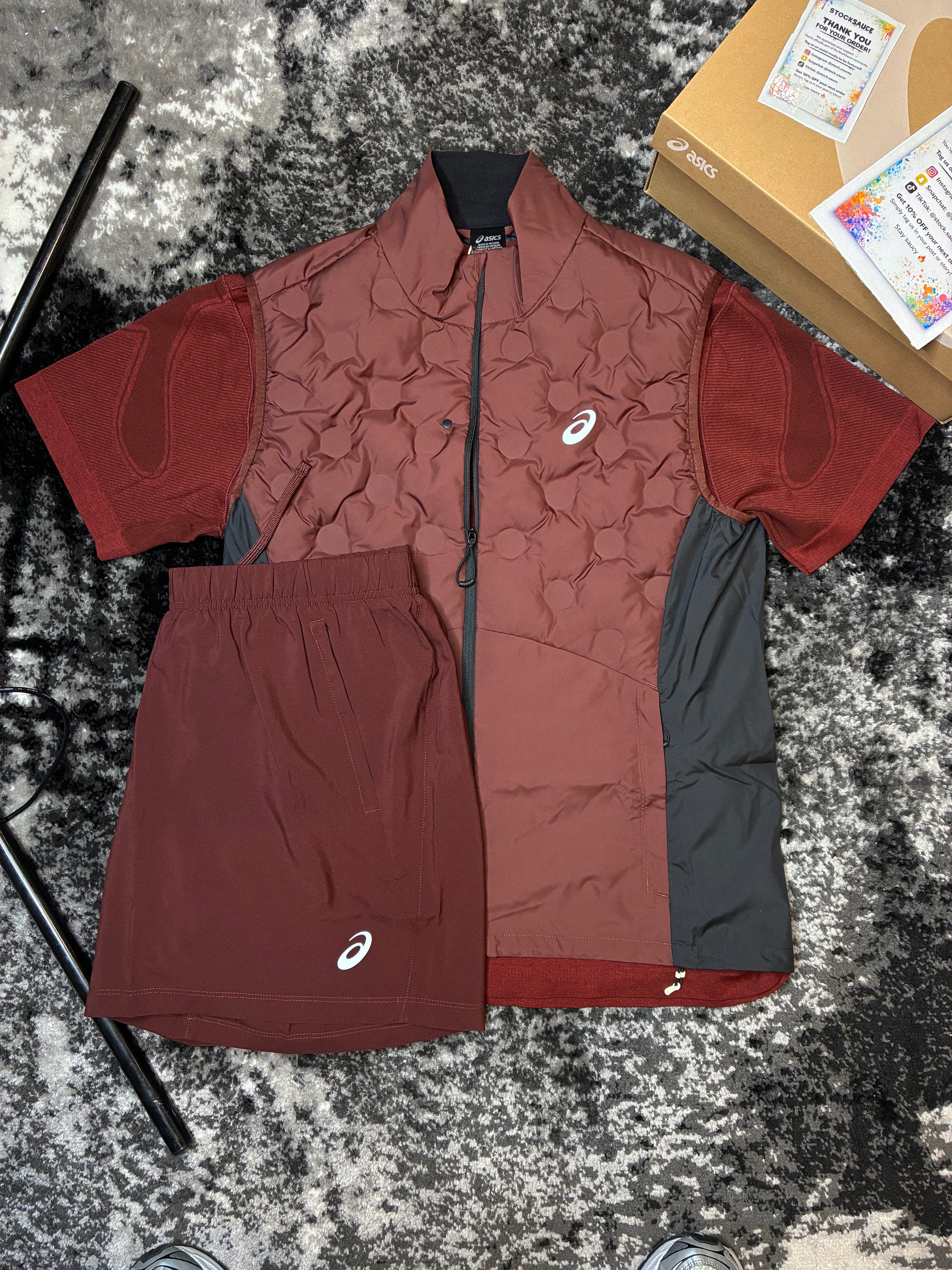 ASICS RED GILET SET